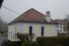 pohled zezadu zleva