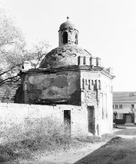 chátrající budova 