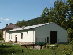 pohled zezadu zprava