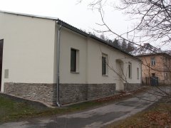pohled zezadu zleva