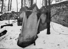 hřbitov před opravou