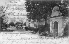 kaple na dobové pohlednici