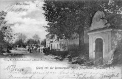 kaple na dobové pohlednici