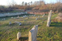 náhrobky na hřbitově