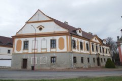 pohled zepředu zleva