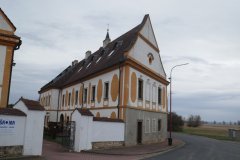 pohled zezadu zleva
