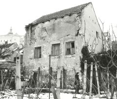 západní strana synagogy