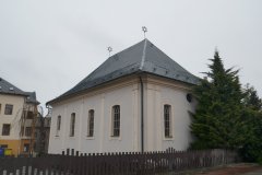 pohled zezadu zleva