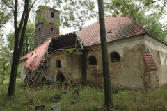 kostel po zřícení střechy