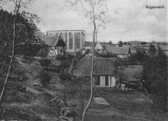 torzo kostela na dobové pohlednici