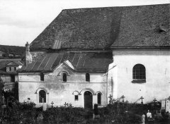 kostel poškozený válkou - sakristie