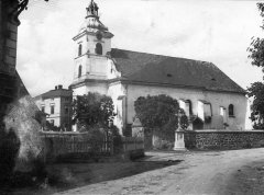 kostel poškozený válkou