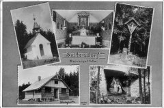 kaple na dobové pohlednici (vpravo dole)