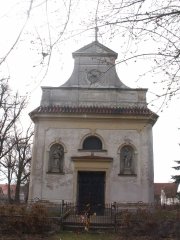 průčelí kaple