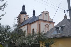 pohled zezadu zprava