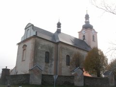 pohled zezadu zleva - nové střechy