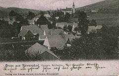 dobová pohlednice vsi s kostelem (v pozadí)