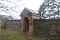 zastavení křížové cesty zepředu zprava