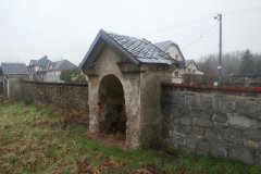 zastavení křížové cesty zepředu zprava