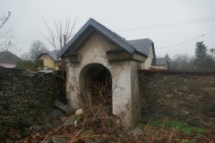 zastavení křížové cesty zepředu zprava