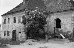 synagoga s rabínským domem od jihovýchodu, před opravou