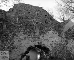 zbytky zdiva kostela
