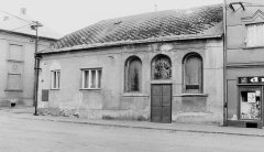 západní strana synagogy a židovského obecního domu