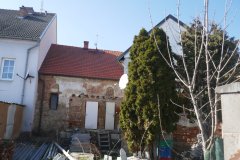 pohled zezadu zprava