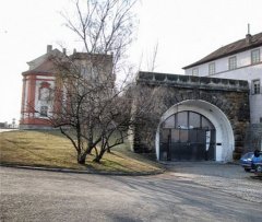 pohled na presbytář bývalého kostela
