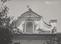detail štítu kaple