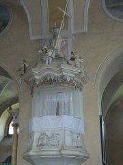 interiér kostela