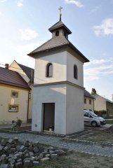 pohled zepředu zprava