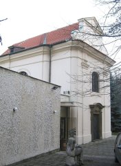 kostel od severozápadu s přístavbou Atria