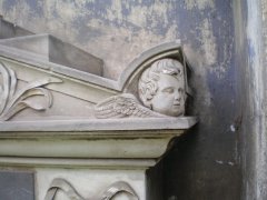 detail náhrobku