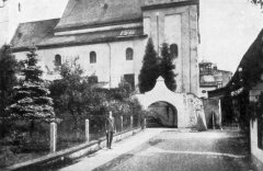 pohled zleva