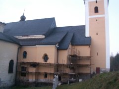 pohled zezadu zprava - nová fasáda