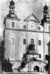 průčelí kostela