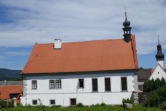 pohled zleva