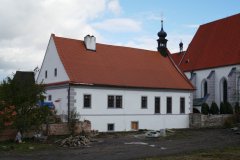 pohled zezadu zleva