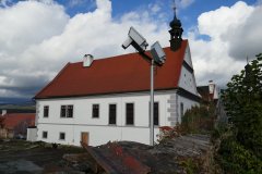 pohled zepředu zleva