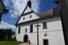 pohled zepředu zprava