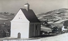 starší foto kostela (vpravo dole)