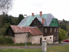 pohled zezadu zleva