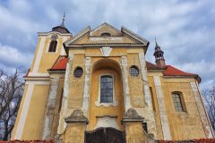 pohled zprava
