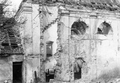 kostel po ruském bombardování - pobořená jižní stěna