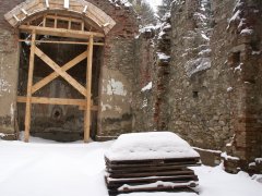 pohled do interiéru - pravá stěna