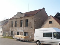pohled zepředu zprava