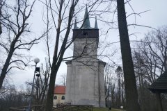 věž kostela přestavěná na rozhlednu - pohled zezadu