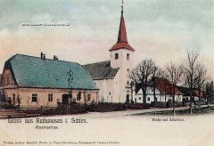 dobová pohlednice vsi s kostelem