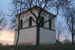 pohled zezadu zleva